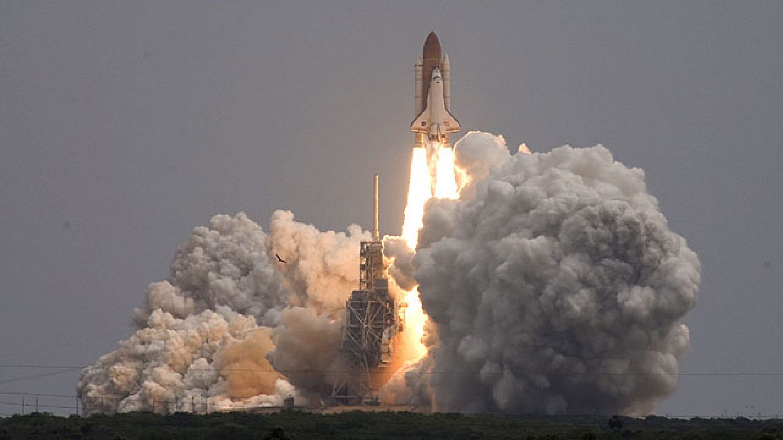  El Atlantis viaja hacia la EEI en el que es el último viaje de la NASA