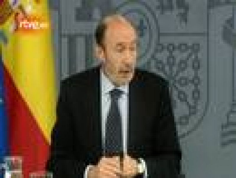 Los últimos consejos de ministros de Rubalcaba y Rajoy antes de ser candidatos