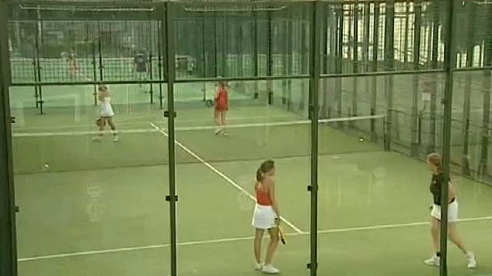 El padel, un deporte de moda en nuestro país
