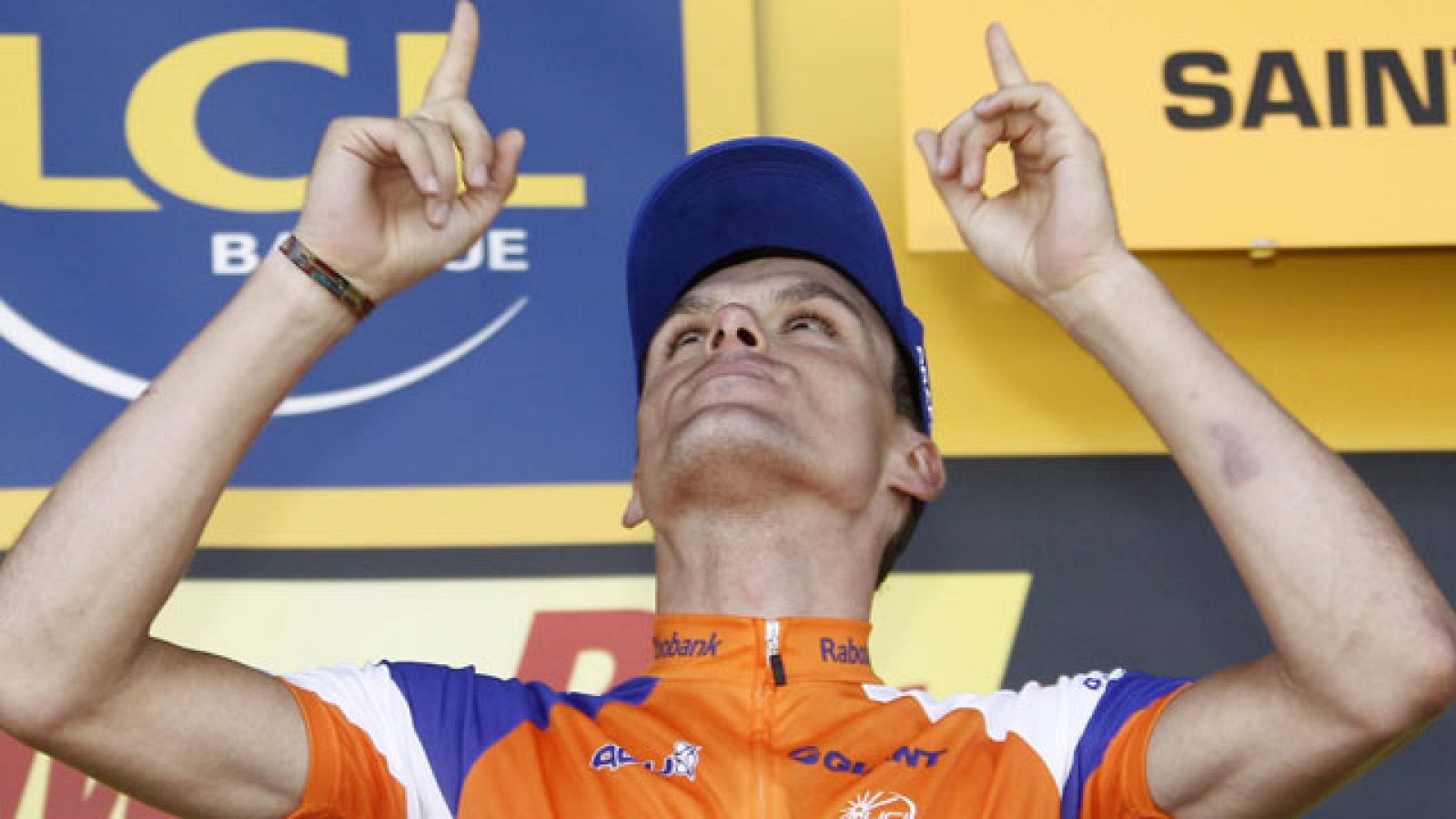 Nueva etapa de percances y caídas