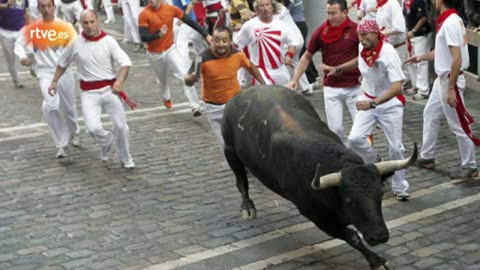 RNE te narra el quinto encierro de San Fermín 2011 en imágenes | Ver