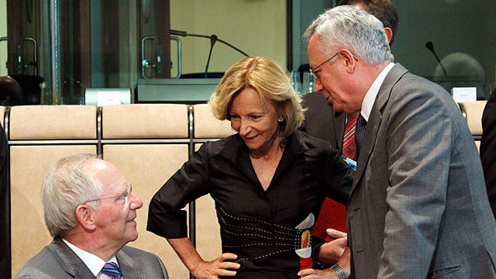 Salgado admite por primera vez que alguna caja española podría suspender los test de estrés