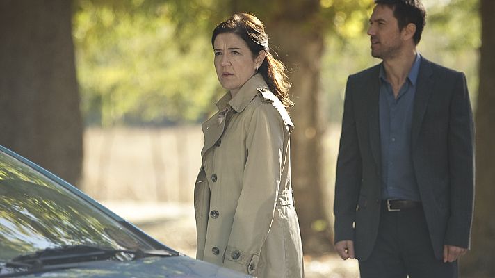 Los misterios de Laura - El misterio de los diez desconocidos (Primera parte)