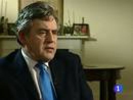 Gordon Brown acusa al imperio mediático de Murdoch de contar con "vínculos criminales en todo el mundo". 