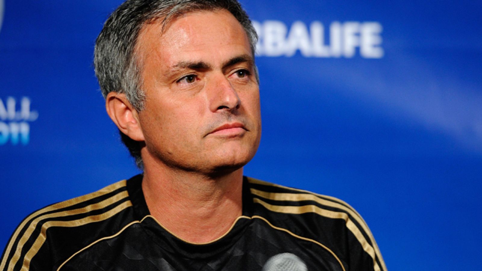 Sin programa: Mourinho piensa en Adebayor | RTVE Play