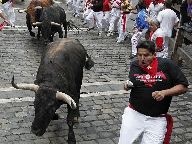 Agencias de noticias y televisiones de todo el mundo cubren los Sanfermines 