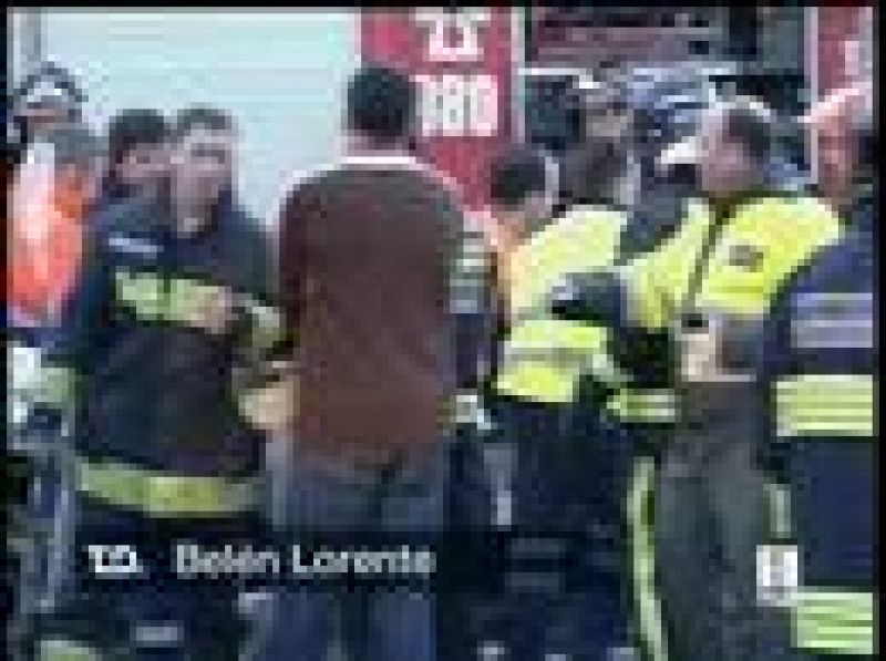El agua pudo ser la causa del accidente de autobús en Figueruelas (Zaragoza), que ha dejado tres muertos de una misma familia y varios heridos (1/06/08).
