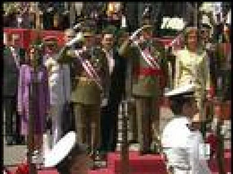  La Familia Real preside el desfile del Día de las Fuerzas Armadas, en Zaragoza