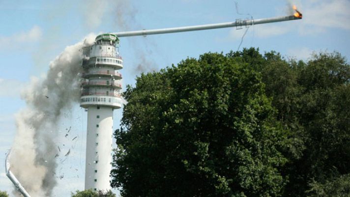Telediario 1 - Cae una torre en Holanda