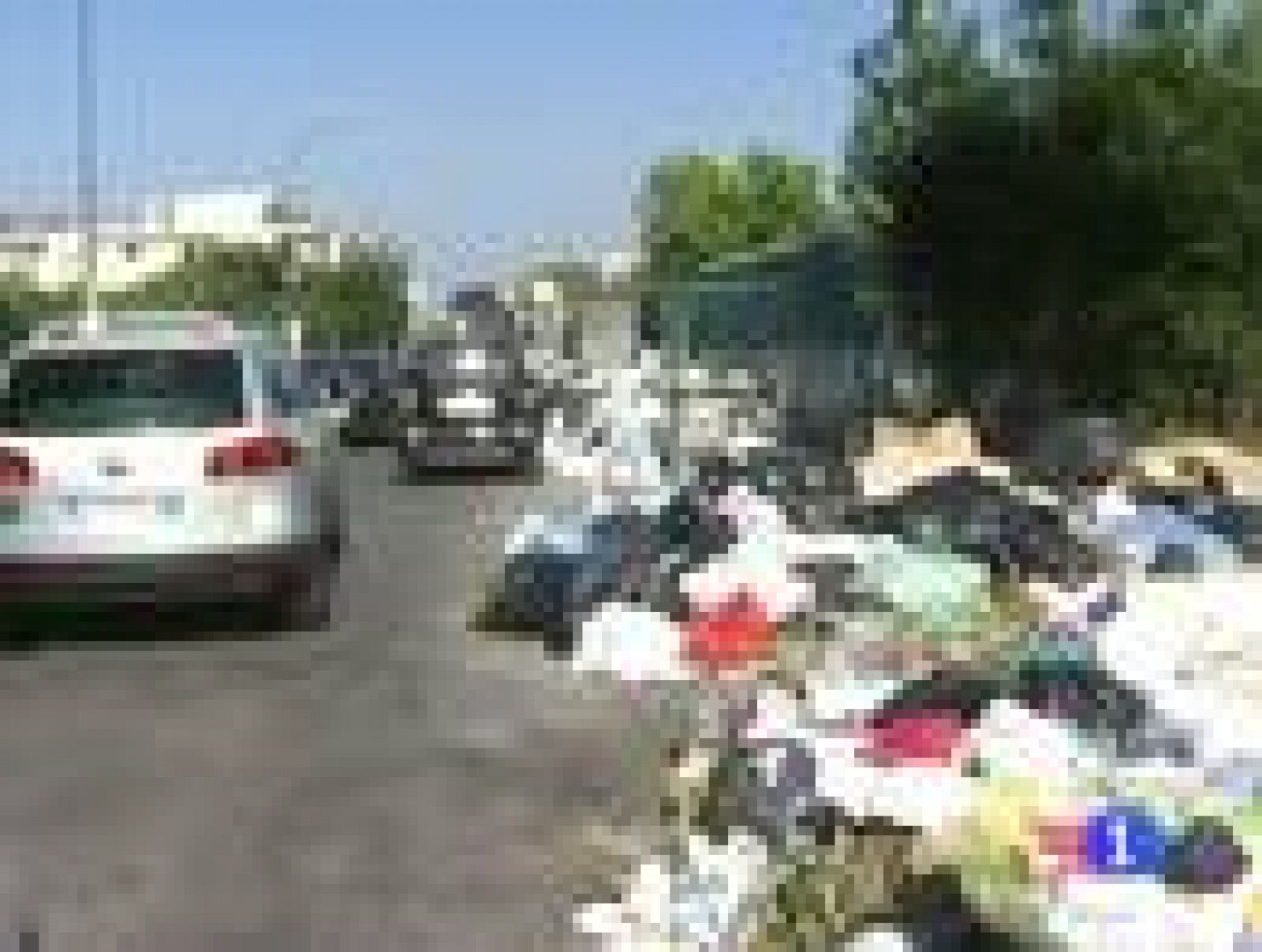 En las calles de Nápoles hay más de 2.000 toneladas de basura sin recoger y son 15.000 en toda la provincia | Ver