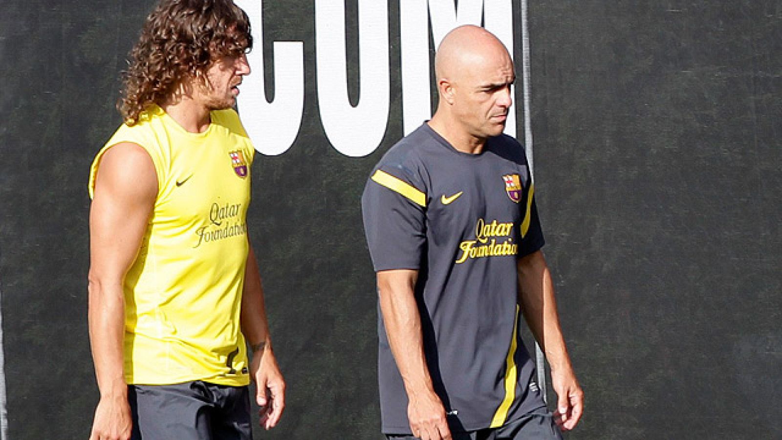 El primer entrenamiento del Barcelona de la pretemporada ha dejado al margen a Puyol y Xavi, que se han ejercitado a otro ritmo con el objetivo de llegar al 100% a la Supercopa.