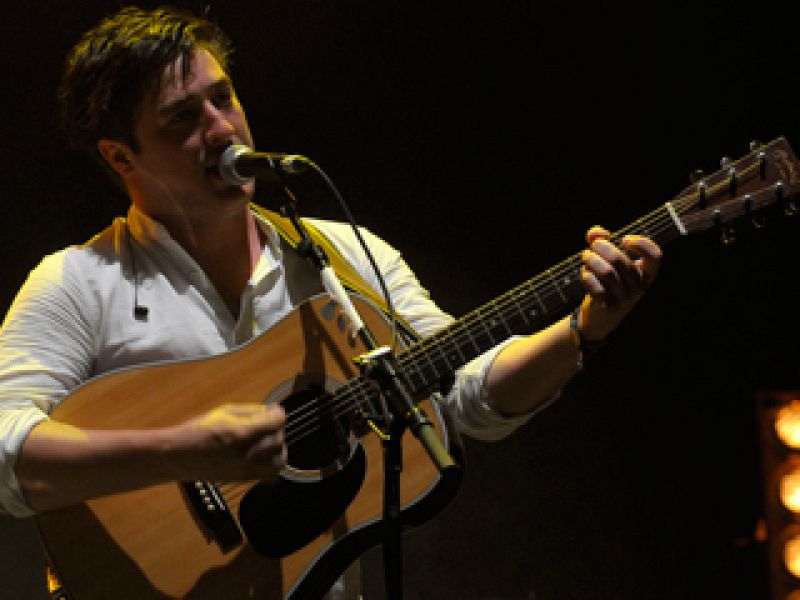 La banda británica desplegó su mejor folk de raíces celtas en el escenario Maravillas en la noche del sábado (16.07.11).