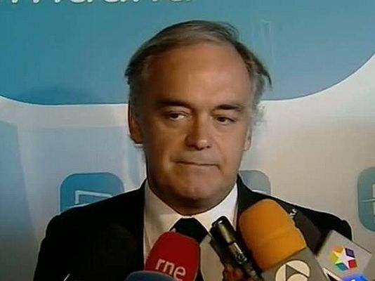 Telediario 1 - El PP asegura que Camps es un buen político y que su dimisión es injusta