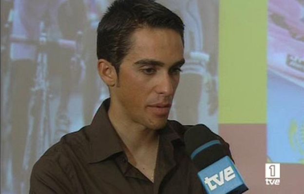 Telediario 1 - Contador ve difícil participar en el Tour