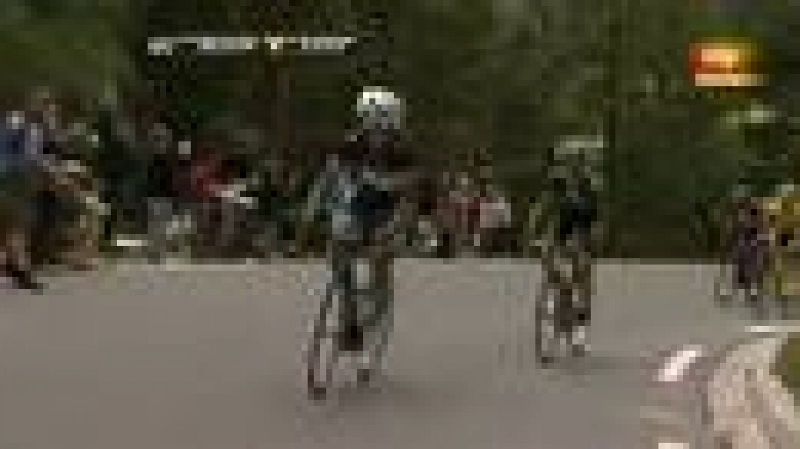 Tour de Francia: Andy Schleck ataca a 60 km. de línea de meta | RTVE Play