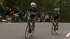 Andy Schleck ataca a 60 km. de línea de meta