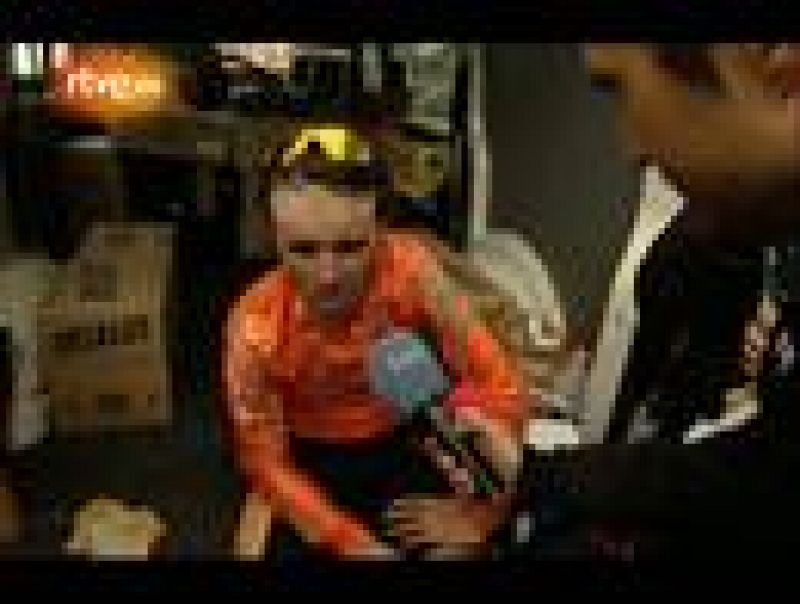 Samuel Sánchez felicita a Andy Schleck