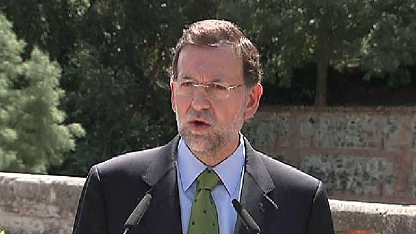 Rajoy dice que Camps ha actuado "con grandeza" en una situación "difícil" | Ver