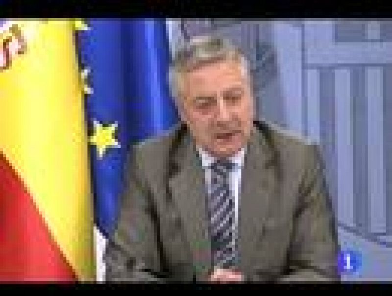 José Blanco pide a Mariano Rajoy explicaciones sobre la dimisión de Camps