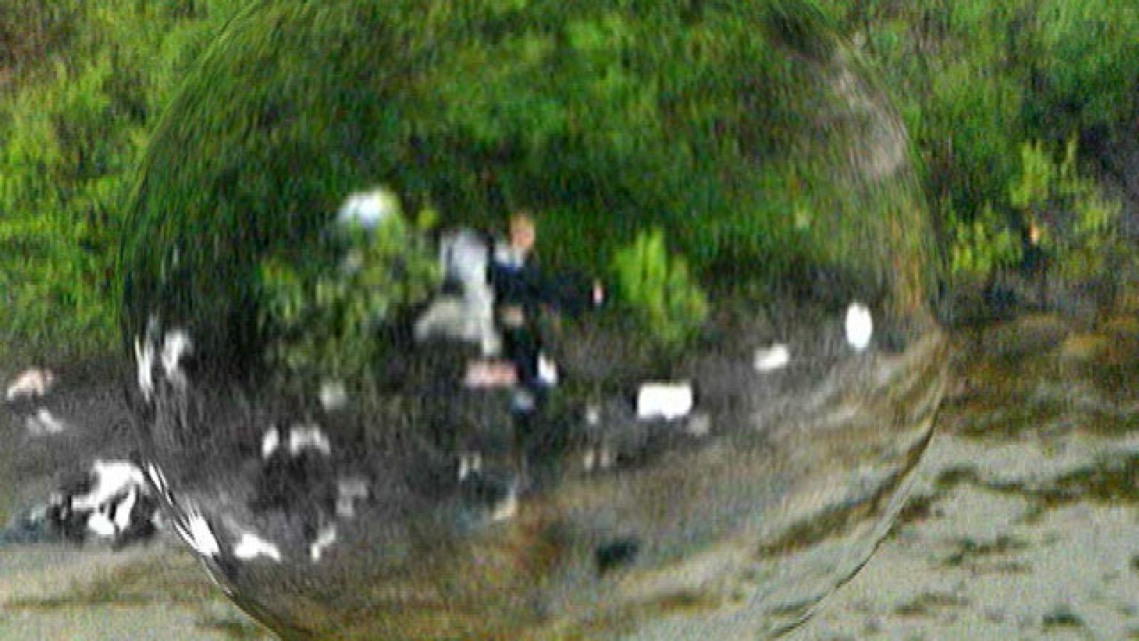 Uno de los helicópteros capta la imagen del asesino disparando en la isla de Utoya