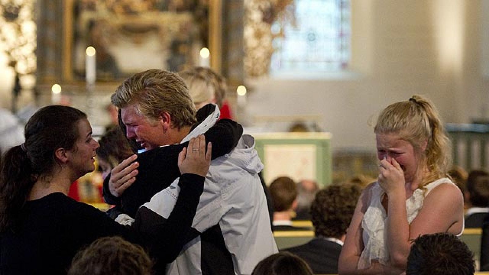 Ceremonia en memoria de las víctimas de Noruega