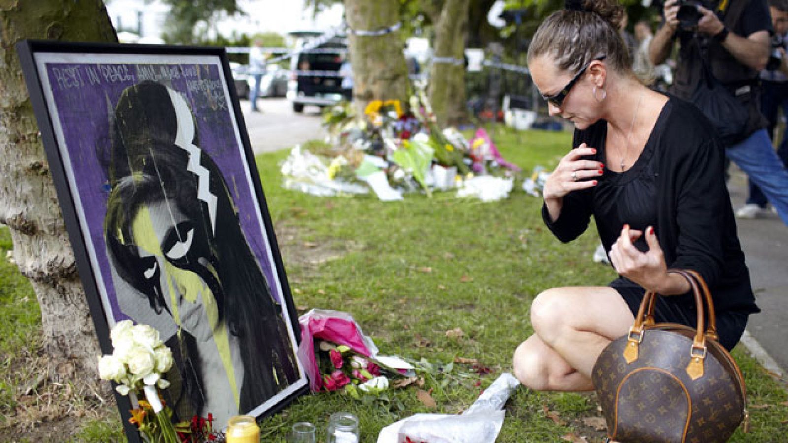  La casa de Amy Winehouse se ha convertido en un lugar de peregrinación para sus fans