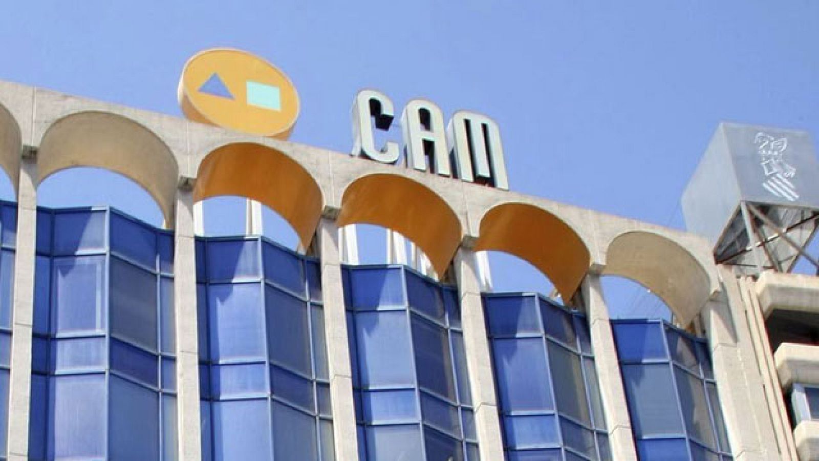 Abren con normalidad las oficinas de la Caja de Ahorros del Mediterráneo