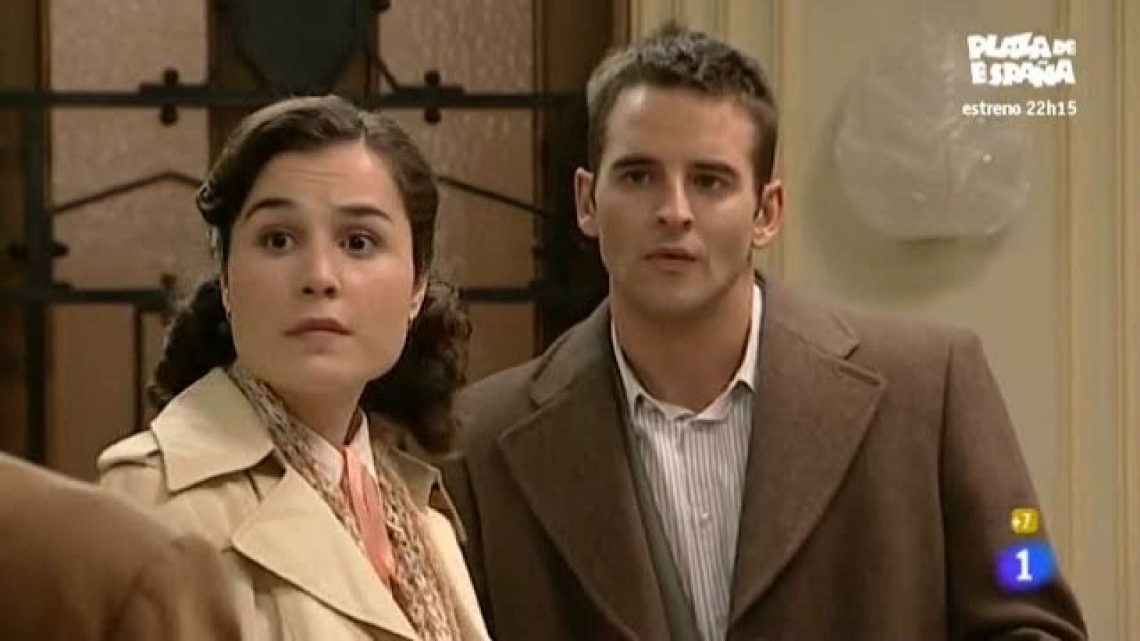 Amar en tiempos revueltos - T6 - Capítulo 233 - Steven recaba la ayuda de Úrsula y Chelo para no dejar a Irene a solas con Andrés - Ver ahora