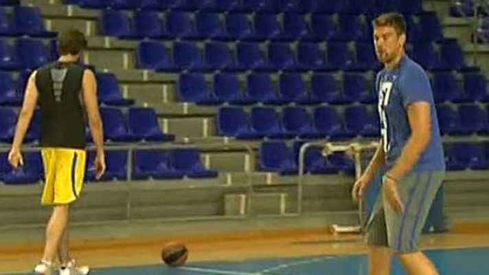Telediario 1 - Los Gasol se entrenan en Barcelona