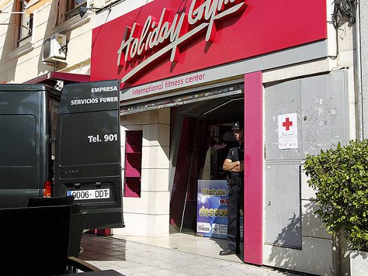 España en 24h - Un guardia civil mata a tiros a su pareja en un gimnasio de Madrid y después intenta suicidarse
