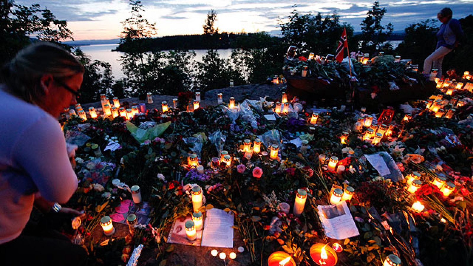 La policía noruega detona material explosivo hallado en la casa de Breivik