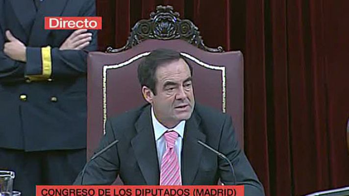 Informativo 24h - El pleno del Congreso guarda un minuto de silencio por las víctimas de Noruega