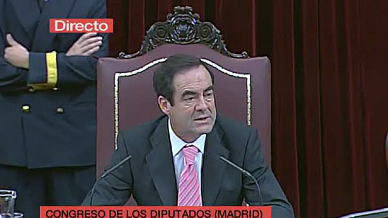 El pleno del Congreso guarda un minuto de silencio por las víctimas de Noruega 