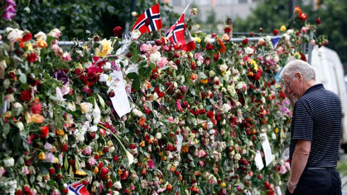 Telediario 1 - Noruega intenta superar la tragedia