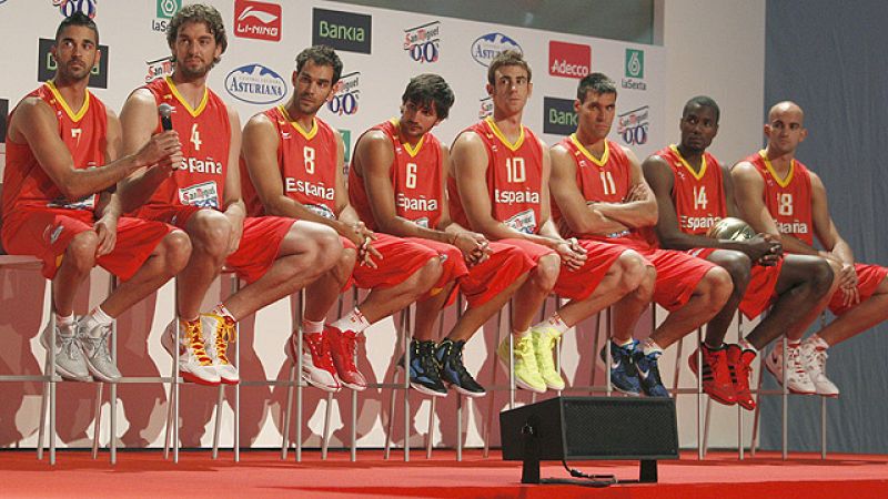 La selección española de baloncesto se ha presentado con el objetivo de luchar por el Eurobasket de Lituania. Scariolo ha presentado a sus 15 seleccionados, de los que tendrá que descartar a tres para la lista definitiva.