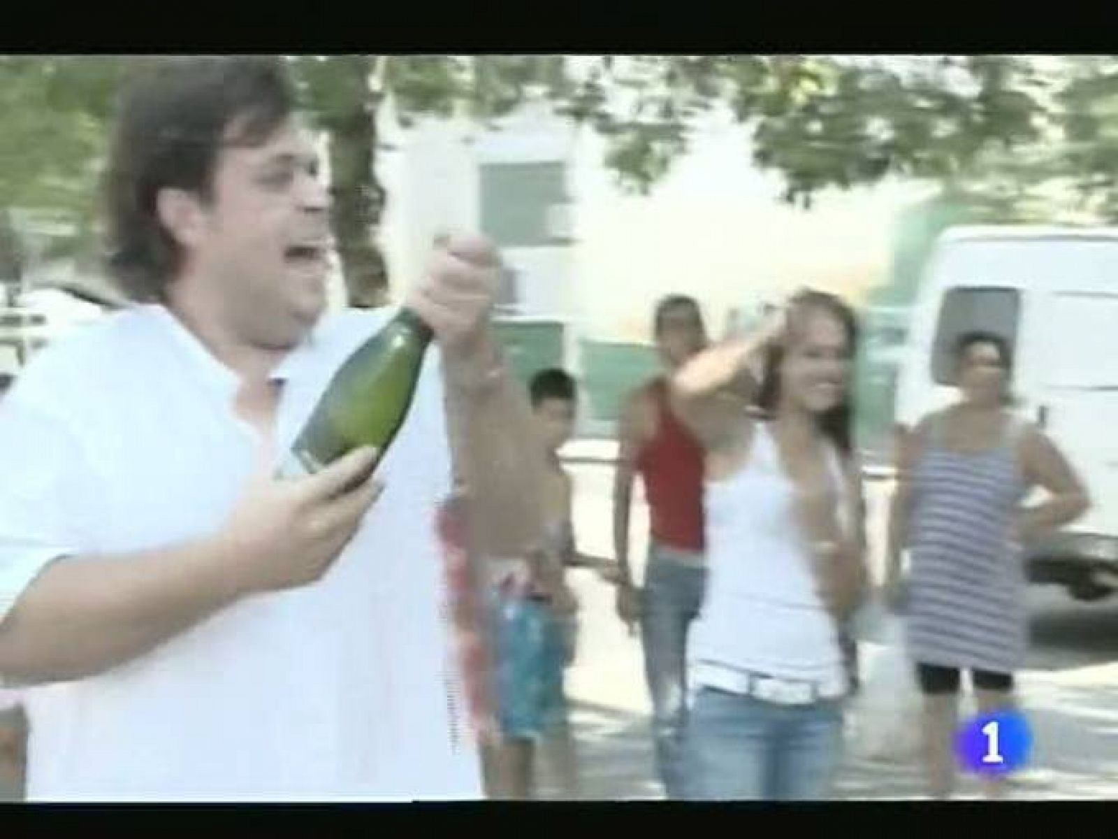 El sorteo de la ONCE deja 1,7 millones de euros en el barrio de Las Tres Mil Viviendas en Sevilla | Ver