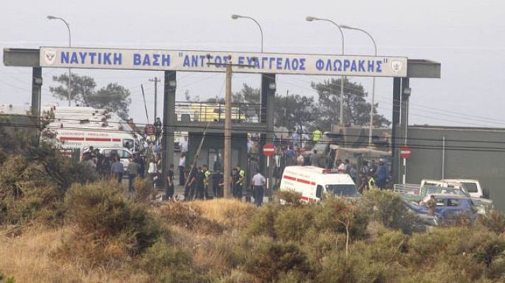 Informativo 24h - Dimiten todos los ministros de Chipre tras la explosión que mató a 13 personas