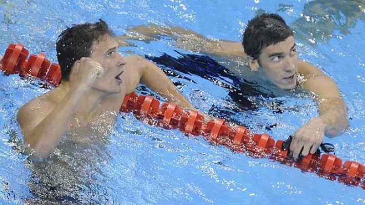  - Lochte bate a Phelps en los 200 estilos