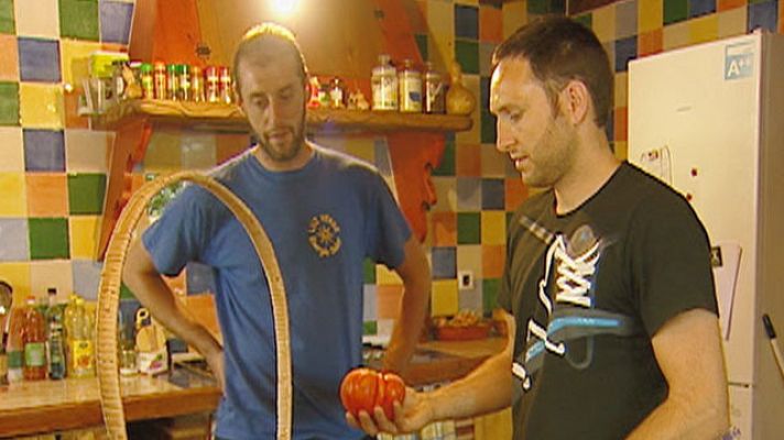 Telediario 1 - Jovenes no quieren dejar el pueblo