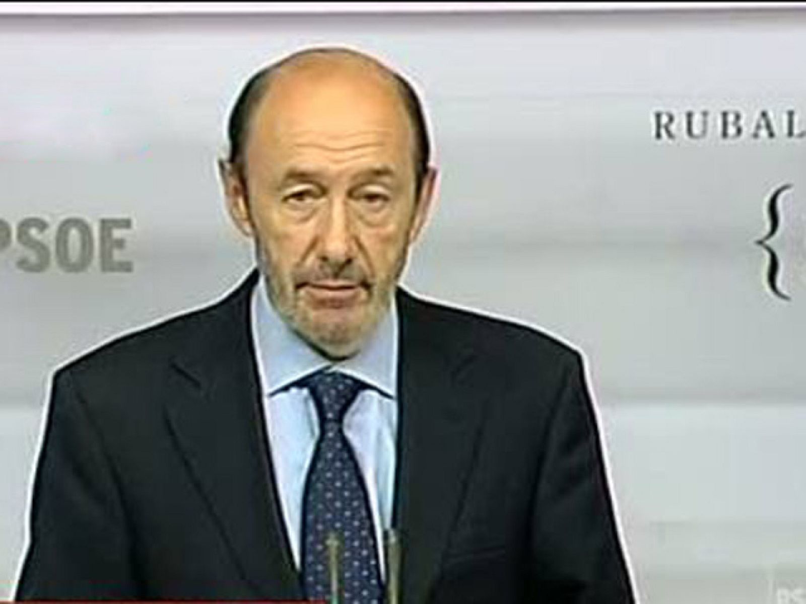 Rubalcaba confirma que había hablado sobre el adelanto electoral con Rodríguez Zapatero