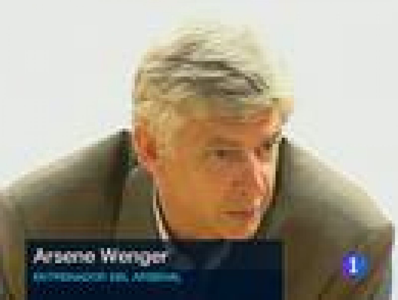 El entrenador del Arsenal, Arsene Wenger, asegura que "Cesc quiere profundamente al Arsenal, pero también al Barça". El técnico francés cree que no ha habido avances en las negociaciones con el Barça. "No se ha movido nada, ni en uno ni en otro sent