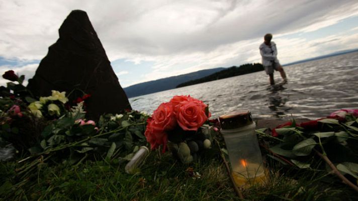 Informe Semanal - Flores contra el odio