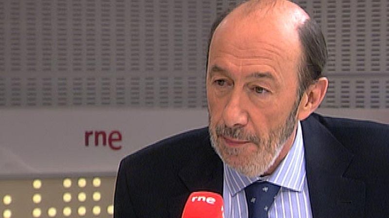 Rubalcaba defiende las medidas del Gobierno de Zapatero 