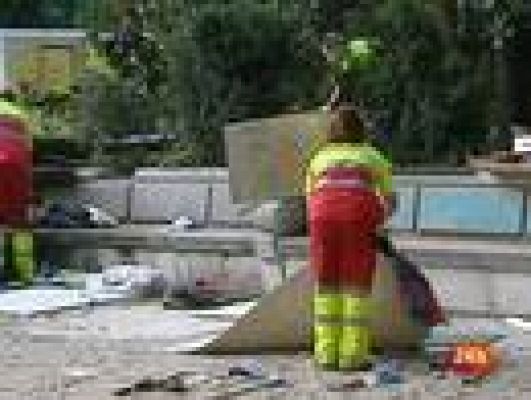 Informativo 24h - Desalojan a los 'indignados' que quedaban acampados en Sol y el Paseo del Prado