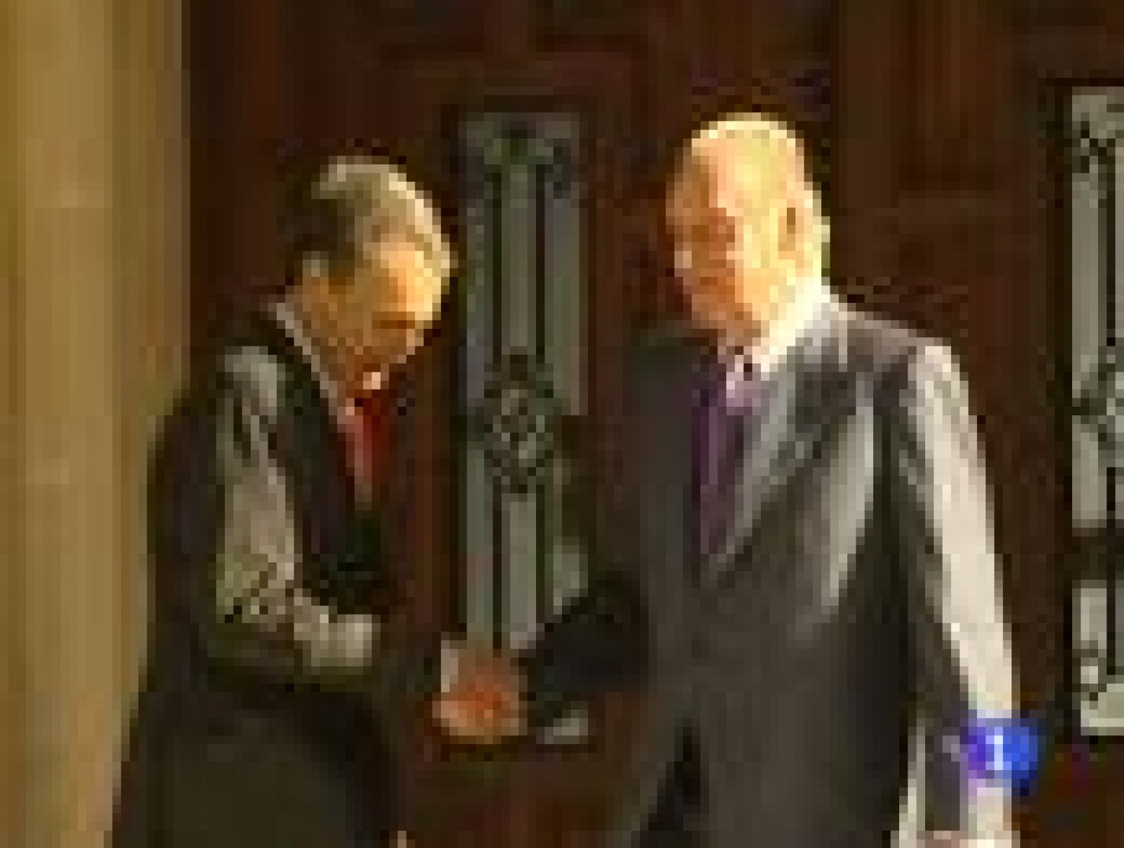 Zapatero retrasa sus vacaciones ante el repunte de la prima de riesgo