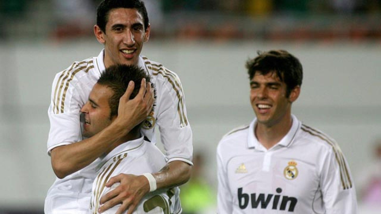 El conjunto blanco ha bombardeado al Guanhzou chino. 7 goles. Dos de Benzema