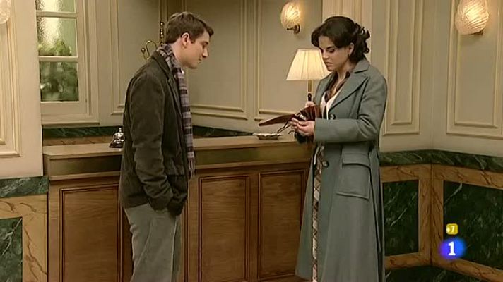 Amar en tiempos revueltos - Fina, enfurecida con Miguel