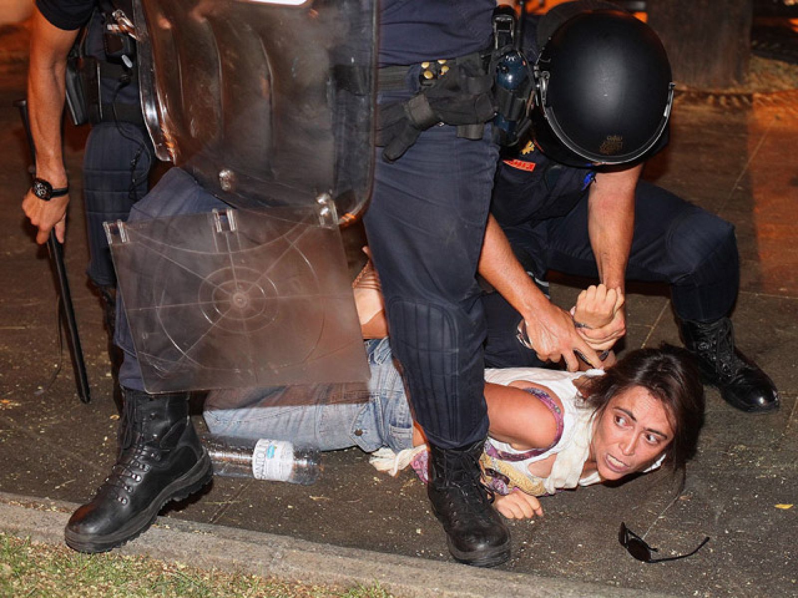 Continua el tira y afloja entre el movimiento 15M y la policía