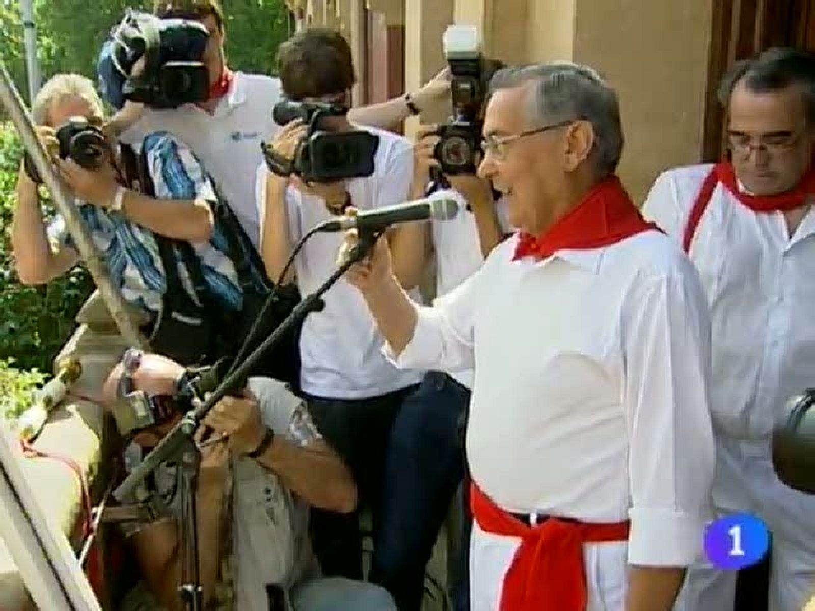  Comienzan las fiestas de Estella. Los meteorológos dicen que agosto será un mes veraniego en Navarra. Los indignados se solidarizan esta tarde con sus compañeros de la Puerta del Sol. (05/08/11)