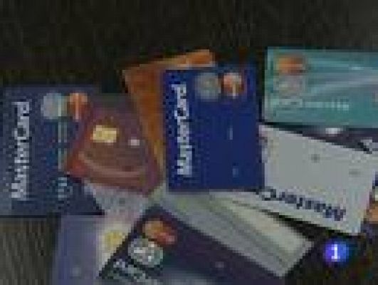 Telediario 1 - Bajan las tarjetas de crédito